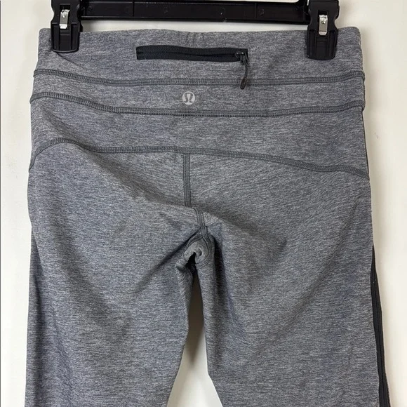 Lululemon Athletica Gray and Black Leggings with Streamlined Fit Size 6 - Picture 3 of 9